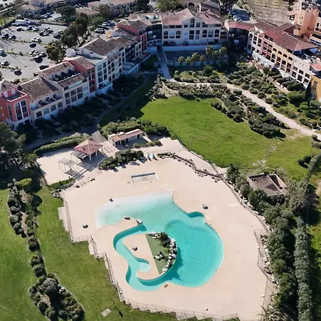 Le Ptit Doume, - Piscine *